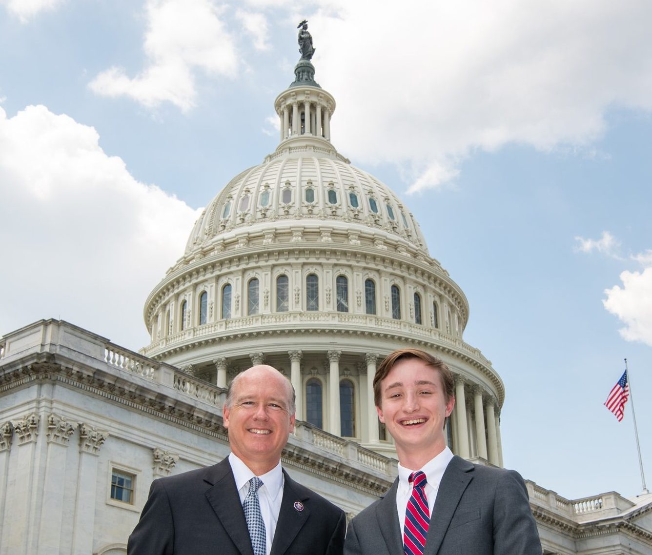 Congressman Robert Aderholt and Blackburn student Walt Shelton