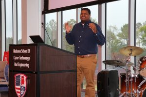 Blackburn Fellow presents to student about ASCTE